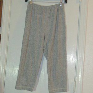 Medium Gray Cotton/Polyester Capri Leggings